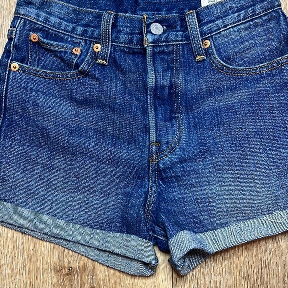 Levi’s Cuffed White Cone Denim Shorts Size 26 - Picture 5 of 8